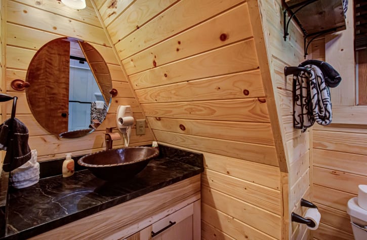 Upstairs Bat Sevierville, Tennessee Cabin Rental - Gallery Image #31