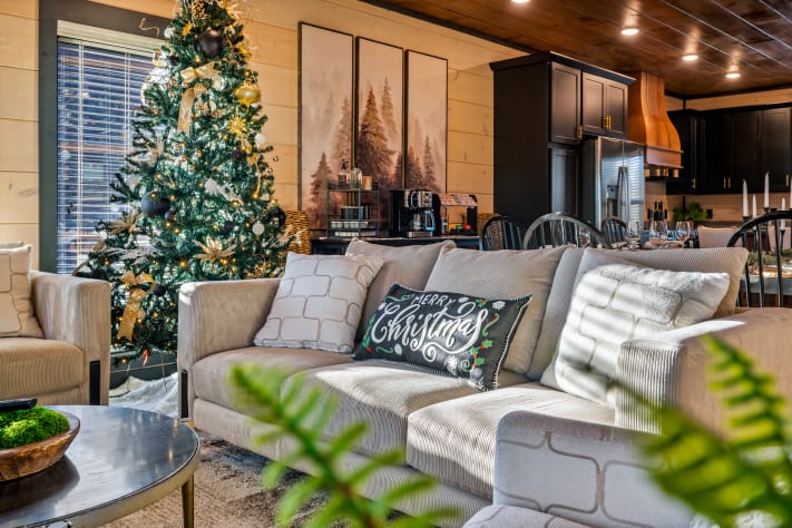 Cozy up for the holidays in style! Sevierville, Tennessee Cabin Rental - Gallery Image #12