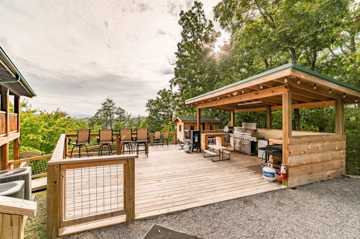 A lot of outdoor seating and places to dine!  Pigeon Forge, Tennessee Cabin Rental - Gallery Image #9