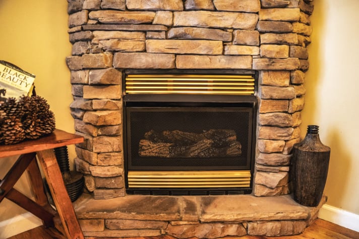 High N Dry - 2Bdr/2Ba In Pigeon Forge - Living Room with Gas Fireplace and Sleeper… Pigeon Forge, Tennessee Cabin Rental - Gallery Image #15