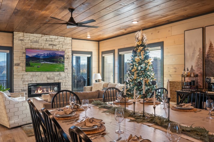 Come celebrate the holidays in style at this exclusive retreat. Sevierville, Tennessee Cabin Rental - Gallery Image #10