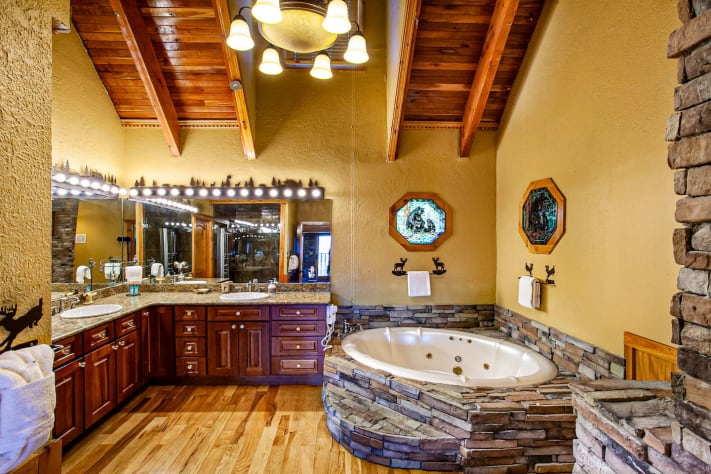 Master Bathroom Gatlinburg, Tennessee Cabin Rental - Gallery Image #27