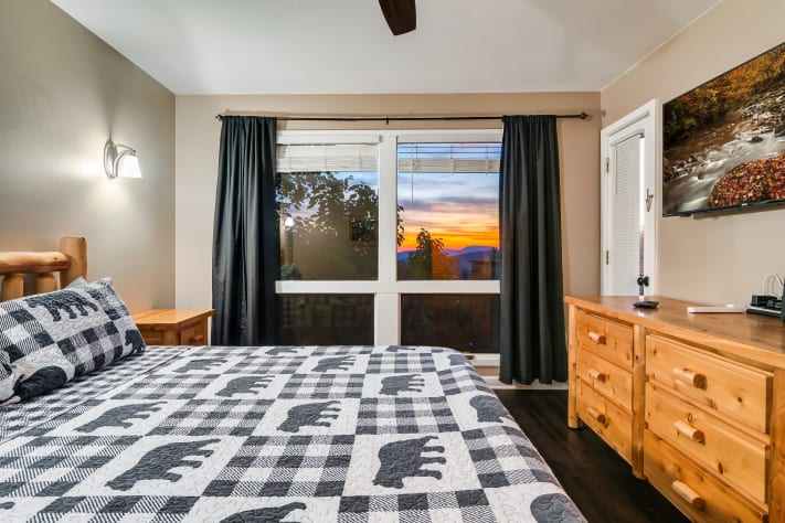 TV in Bedroom Gatlinburg, Tennessee Chalet Rental - Gallery Image #25