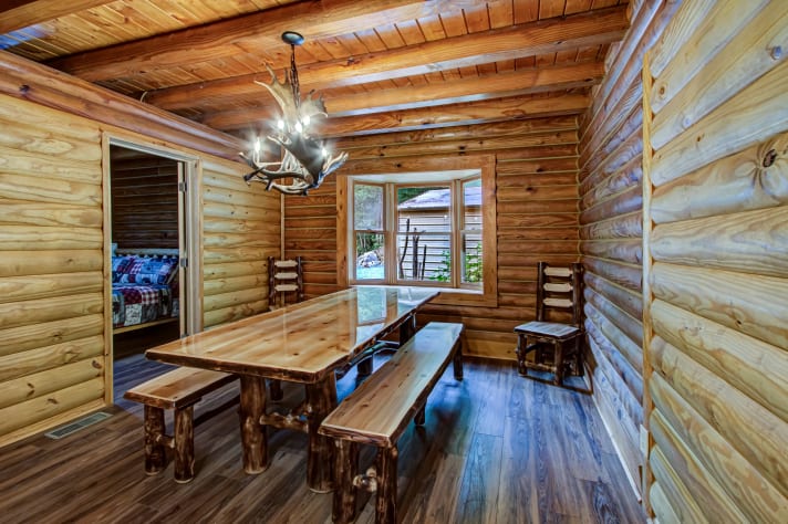 Huge hand built dining table Sevierville, Tennessee Cabin Rental - Gallery Image #20