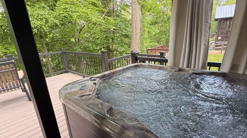The hot tub... Townsend, Tennessee Cabin Rental - Gallery Image #8