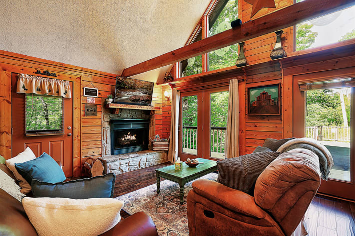 Living Room Sevierville, Tennessee Cabin Rental - Gallery Image #13