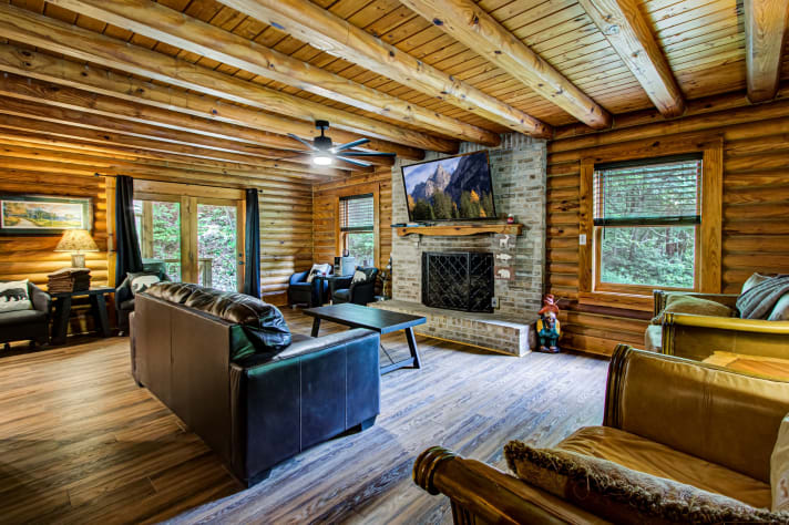 Living Room Sevierville, Tennessee Cabin Rental - Gallery Image #21