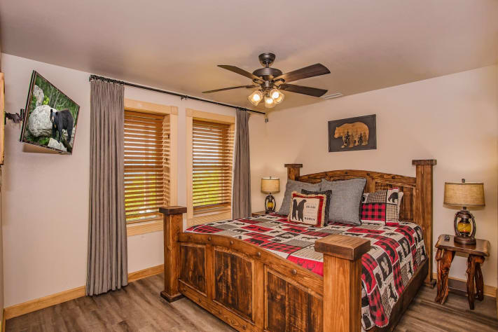 All rooms equipped with televisions Pigeon Forge, Tennessee Cabin Rental - Gallery Image #26
