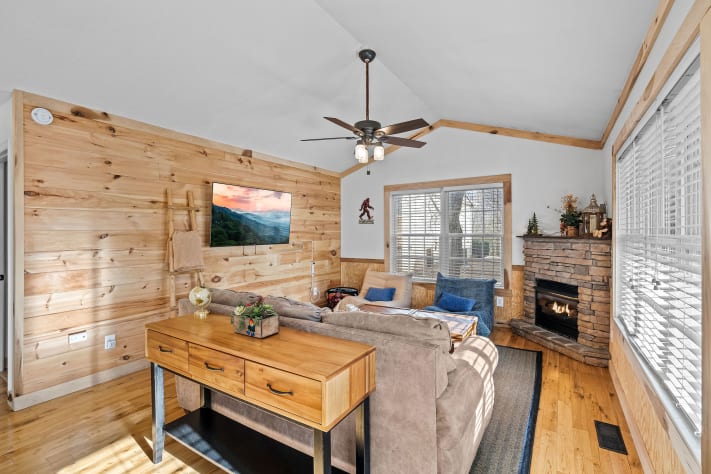 Gatlinburg, Tennessee Cabin Rental - Gallery Image #2