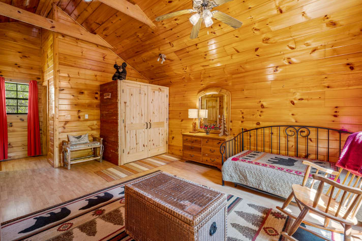 Bedroom Permanent Vacation - Smoky Mountain Honeymoon Cabin Sevierville, Tennessee Cabin Rental - Gallery Image #18