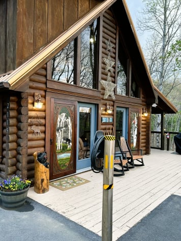 Entrance/EV Charger Sevierville, Tennessee Cabin Rental - Gallery Image #7