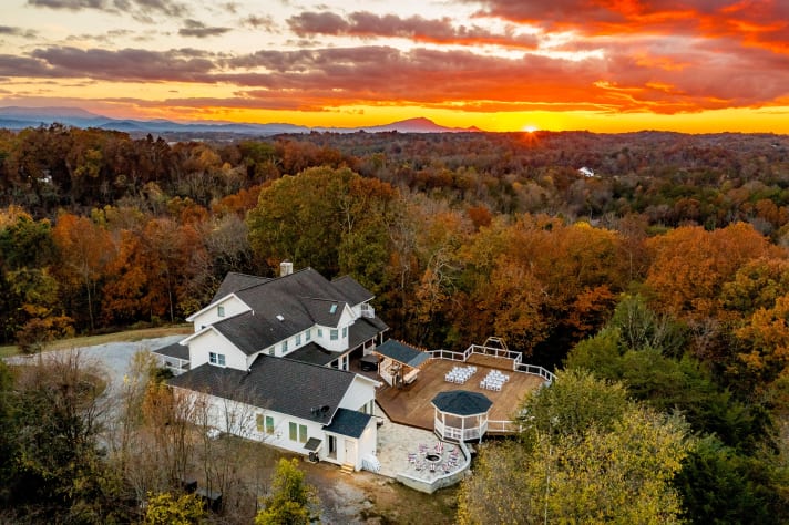 Photo #1 Sevierville, Tennessee Cabin Rental - Gallery Image #1