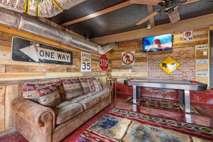 Pigeon Forge, Tennessee Chalet Rental - Gallery Image #24