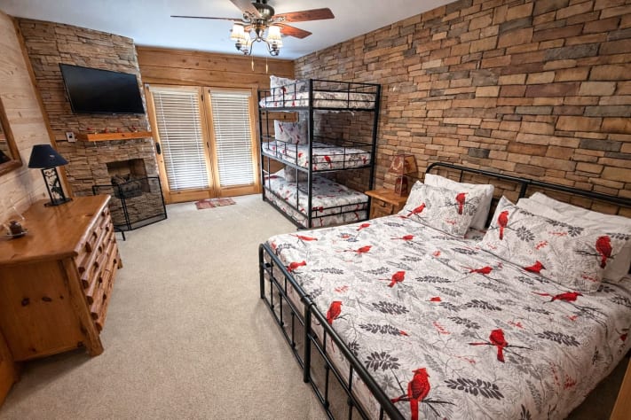 Photo #32 Gatlinburg, Tennessee Cabin Rental - Gallery Image #32