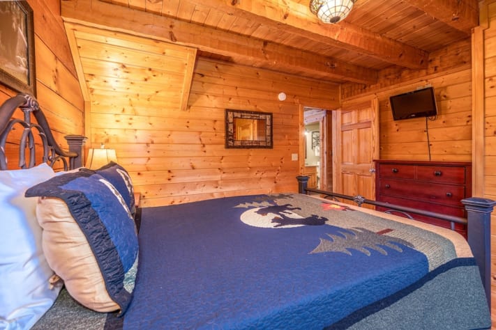 Over the Mountain - Main Level Primary Pigeon Forge, Tennessee Cabin Rental - Gallery Image #19