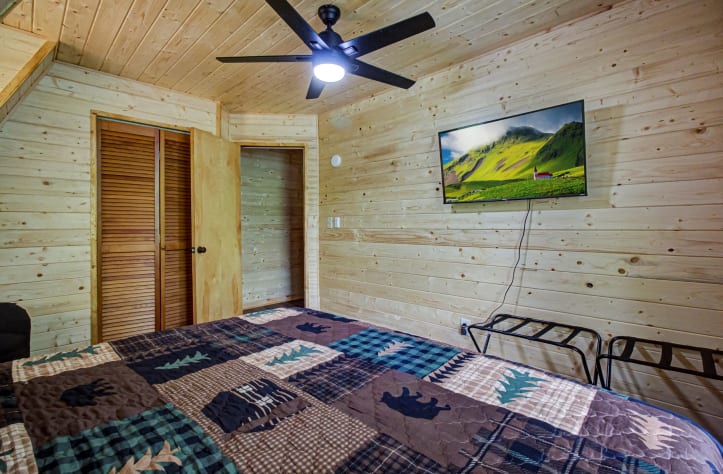 King Bedroom 2 Sevierville, Tennessee Cabin Rental - Gallery Image #30