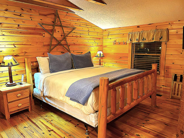 Loft Bedroom Sevierville, Tennessee Cabin Rental - Gallery Image #30