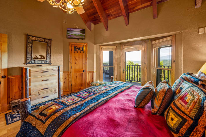 Main Level King Bedroom Gatlinburg, Tennessee Cabin Rental - Gallery Image #30