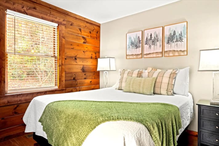 Bedroom 2 With 2 Queen Bed Sized Gatlinburg, Tennessee Cabin Rental - Gallery Image #22