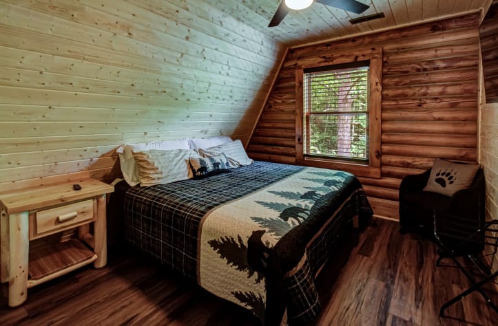 King Bedroom 1 Sevierville, Tennessee Cabin Rental - Gallery Image #27