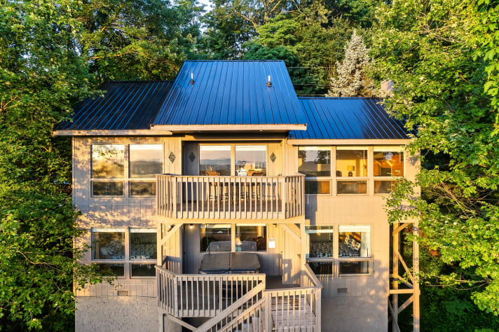 Decks with a View Gatlinburg, Tennessee Chalet Rental - Gallery Image #36