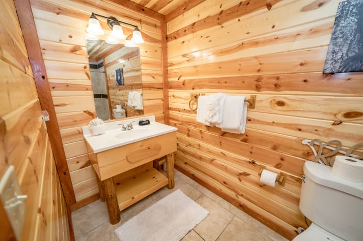 Connected to bedroom 2 Pigeon Forge, Tennessee Cabin Rental - Gallery Image #22