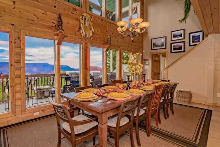 Great Room dining table with spectacular Mountain View’s! Pigeon Forge, Tennessee Lodge Rental - Gallery Image #18