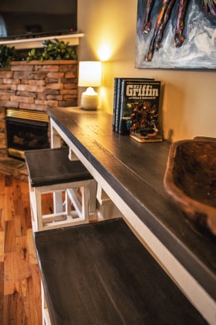 High N Dry - 2Bdr/2Ba In Pigeon Forge - Living Room with Workspace Pigeon Forge, Tennessee Cabin Rental - Gallery Image #14