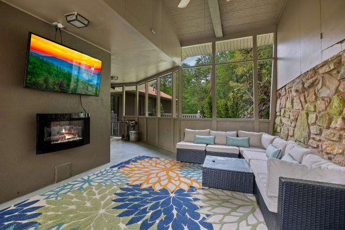 Gatlinburg, Tennessee Chalet Rental - Gallery Image #3
