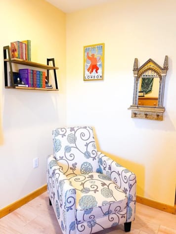 Seating and library in kids' room Franklin, North Carolina  Rental - Gallery Image #25