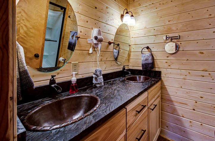 Master Bath Sevierville, Tennessee Cabin Rental - Gallery Image #25