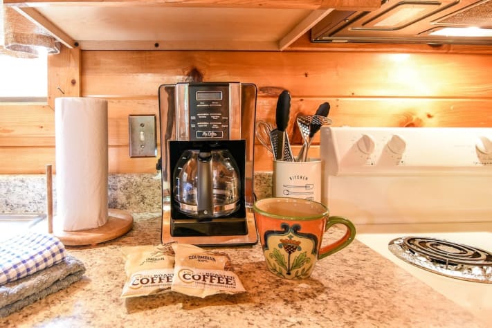 Permanent Vacation - Kitchen - Smoky Mountain Honeymoon Cabin Sevierville, Tennessee Cabin Rental - Gallery Image #32