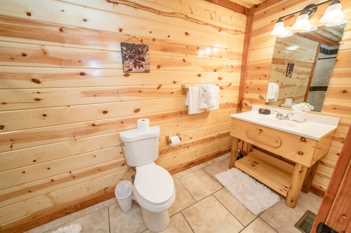 Connected to bedroom 1 Pigeon Forge, Tennessee Cabin Rental - Gallery Image #19