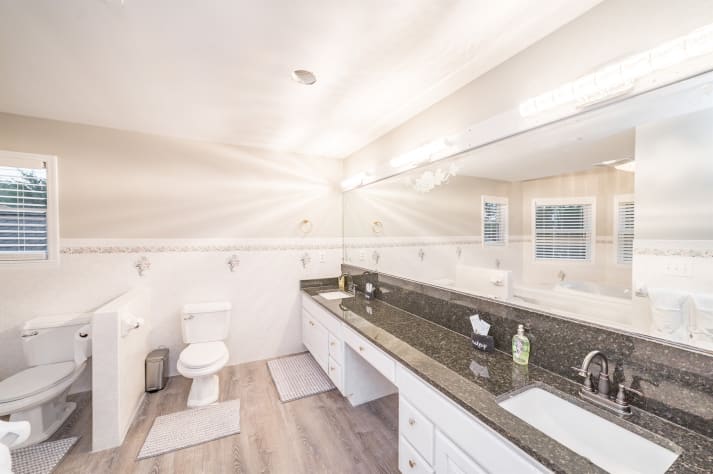 Master Bathroom Sevierville, Tennessee Cabin Rental - Gallery Image #35