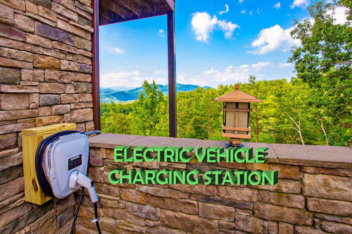 Free electric gas while you park! Pigeon Forge, Tennessee Cabin Rental - Gallery Image #20