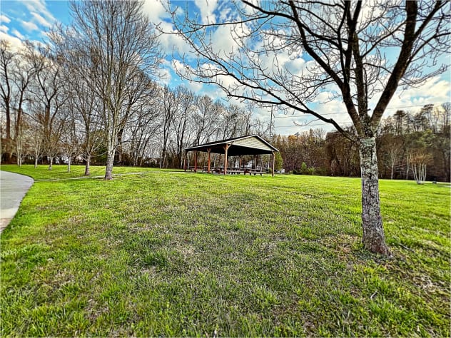 River Pointe Picnic Pavilion With Multiple Charcoal Grills Pigeon Forge, Tennessee Cabin Rental - Gallery Image #34