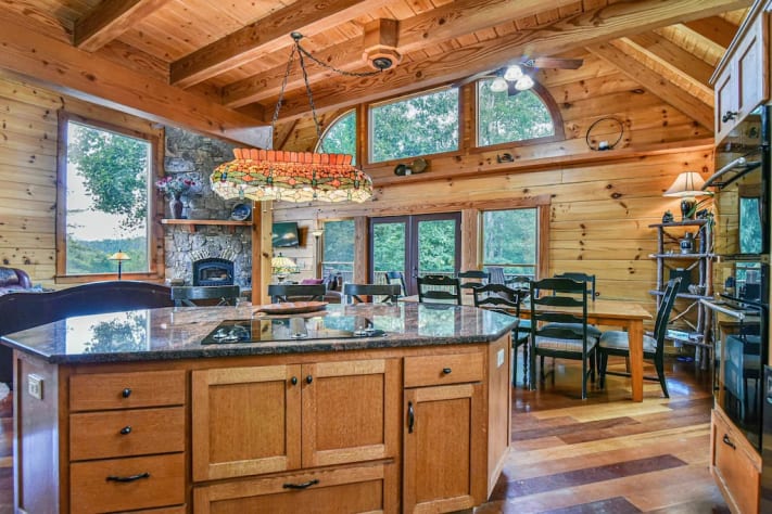 Hot Springs, North Carolina Cabin Rental - Gallery Image #19