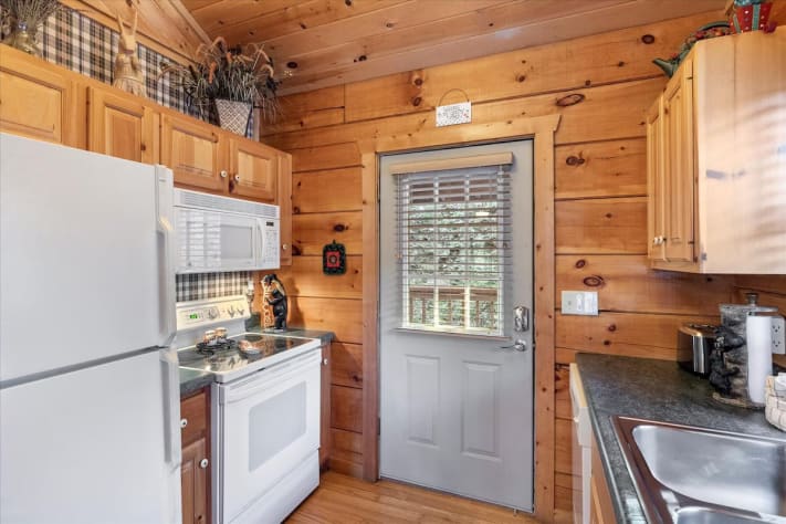 Pigeon Forge, Tennessee Cabin Rental - Gallery Image #11