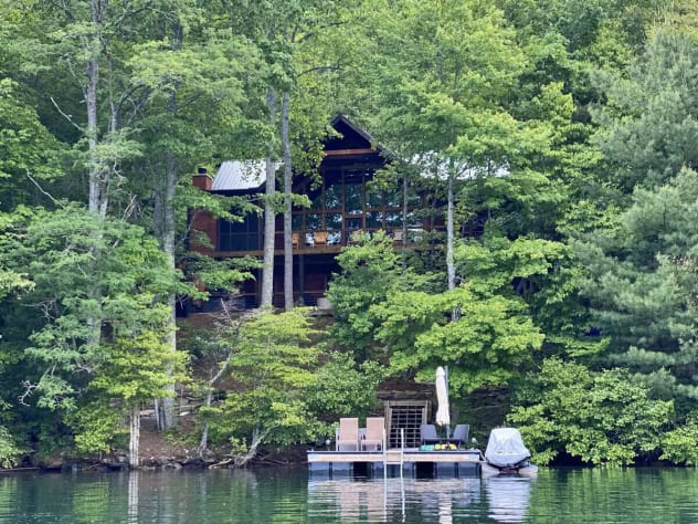 Echo Lake Lodge enveloped in lush forest surrounded by a creek and pristine Lake… Nantahala Lake, North Carolina Cabin Rental - Gallery Image #3