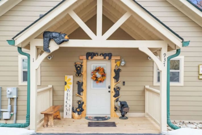 Grumpy Grizzly Pigeon Forge, Tennessee Cabin Rental - Gallery Image #1