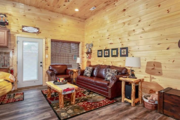 Lower level living Room Pigeon Forge, Tennessee Cabin Rental - Gallery Image #3