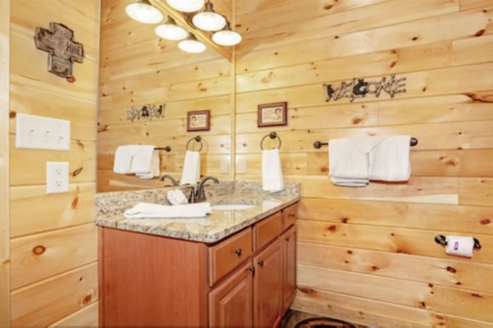 main level Powder Room Pigeon Forge, Tennessee Cabin Rental - Gallery Image #5