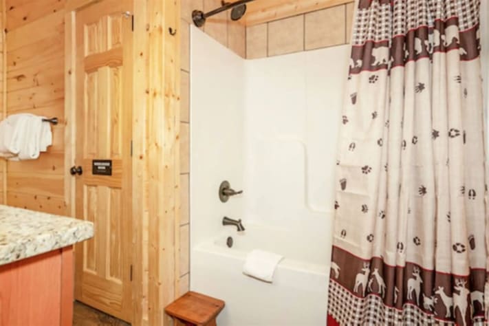Lower Level master bathroom Pigeon Forge, Tennessee Cabin Rental - Gallery Image #10