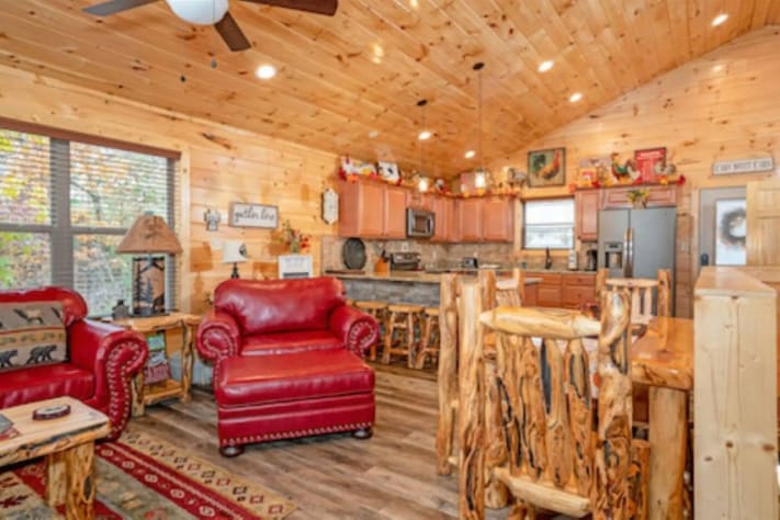 Open floor plan Pigeon Forge, Tennessee Cabin Rental - Gallery Image #13