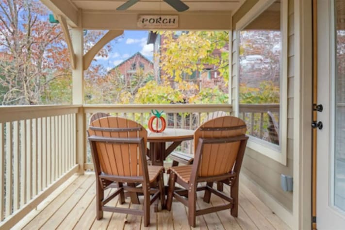 dining on the deck Pigeon Forge, Tennessee Cabin Rental - Gallery Image #14