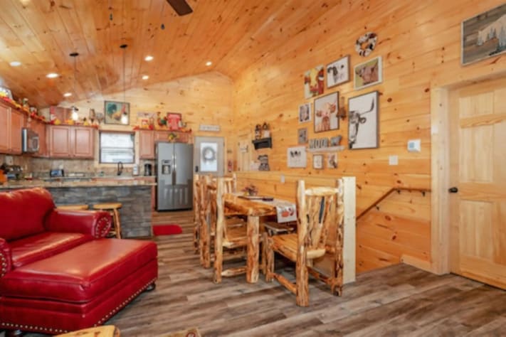 main level Pigeon Forge, Tennessee Cabin Rental - Gallery Image #21