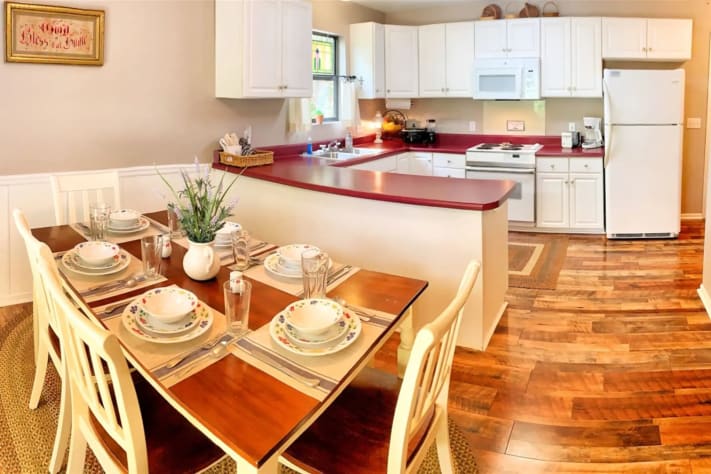 Great entertaining space Sevierville, Tennessee Cabin Rental - Gallery Image #8