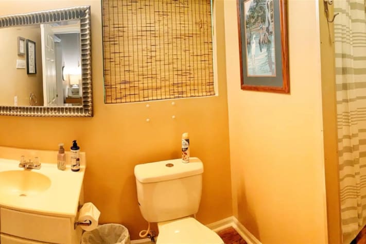 2nd floor bathroom Sevierville, Tennessee Cabin Rental - Gallery Image #22