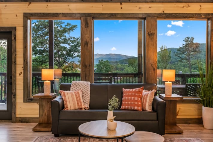 Gatlinburg, Tennessee Chalet Rental - Gallery Image #1