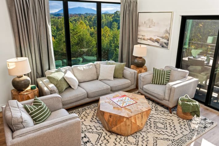 Living Room Oasis: Breathtaking views and stylish decor invite relaxation and fun… Sevierville, Tennessee Cabin Rental - Gallery Image #5